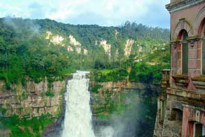 Колумбийский водопад Текендама